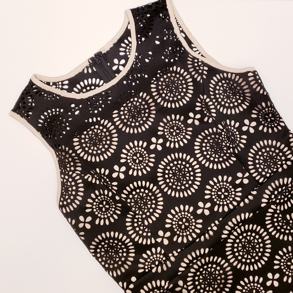 Little black dress - Picture 2 of 7